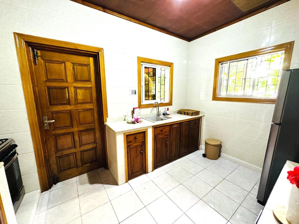 88 Days Self Catering Holidays & Accomodation Baie Lazare  Exterior photo
