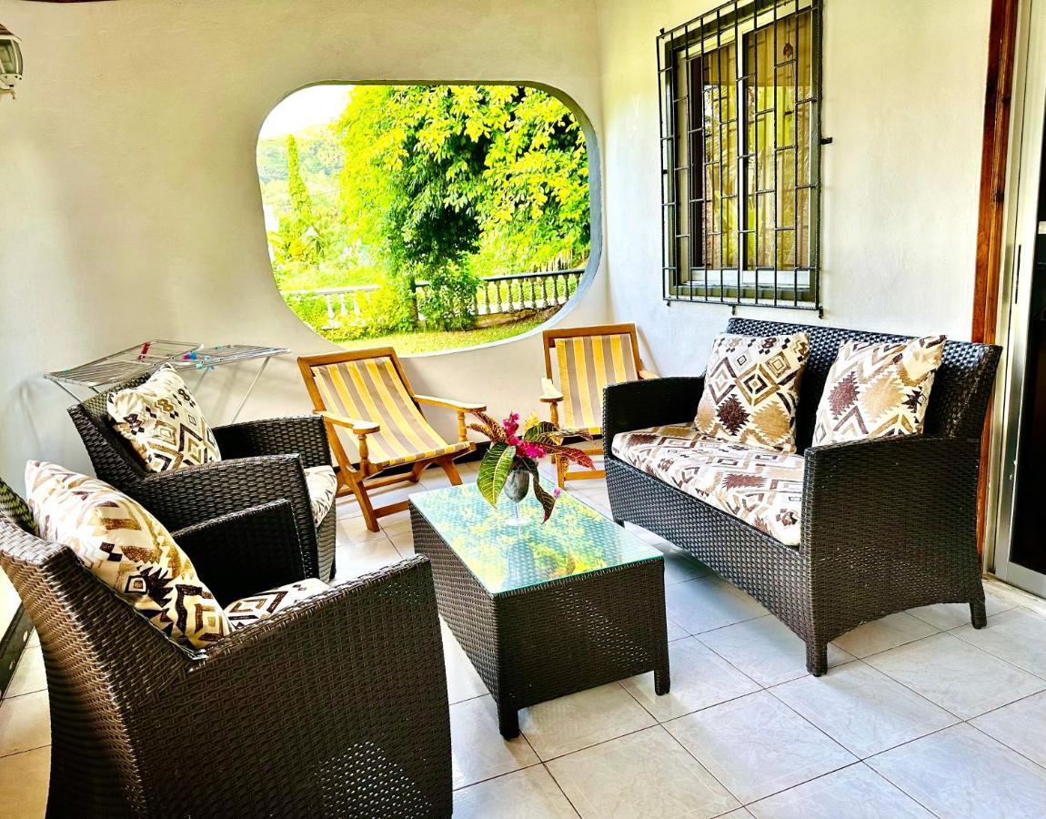 88 Days Self Catering Holidays & Accomodation Baie Lazare  Exterior photo